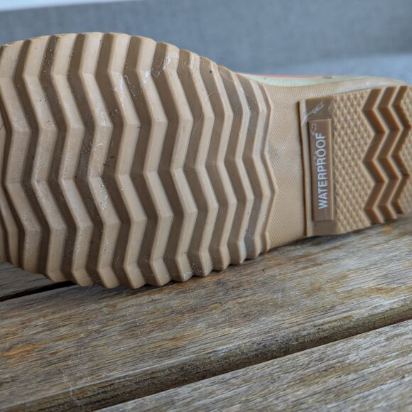 Sorel Winter Boots Size 6 Tan & Black Insulated And 💯 Waterproof - Picture 2 of 4